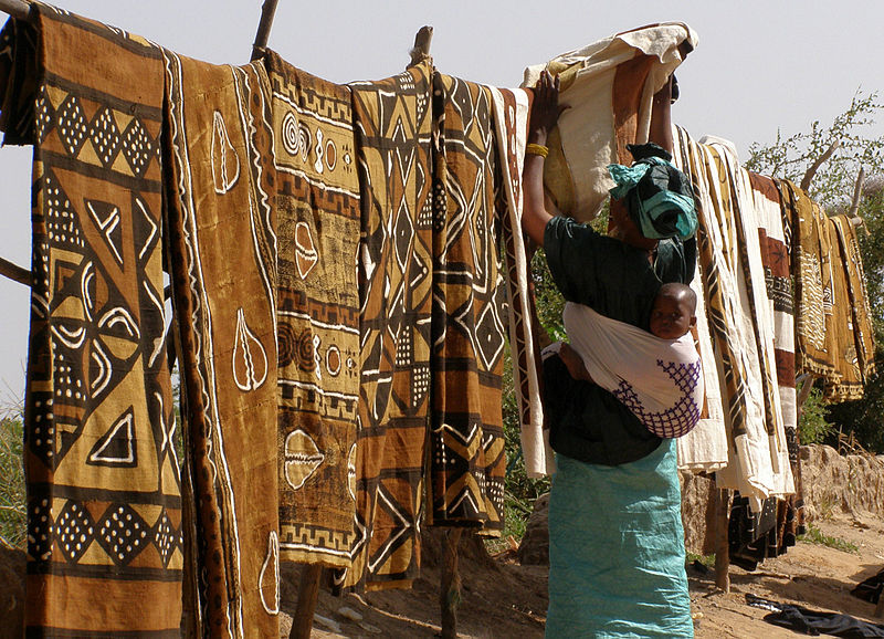 西アフリカのボゴラン布は、プリミティブな素材と柄が魅力
