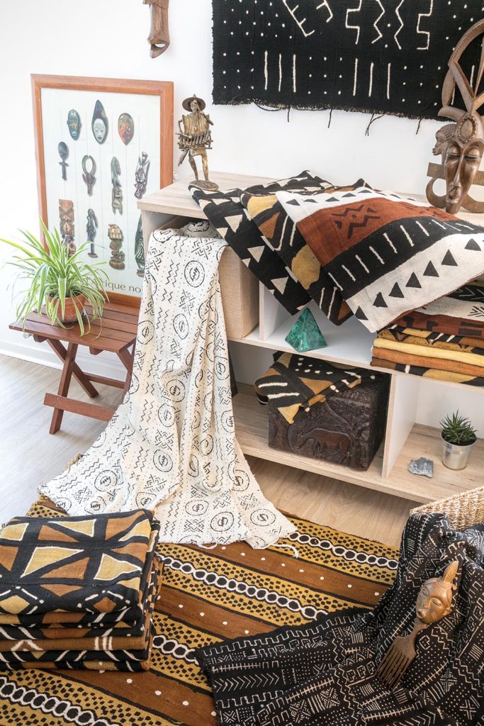 西アフリカのボゴラン布は、プリミティブな素材と柄が魅力 